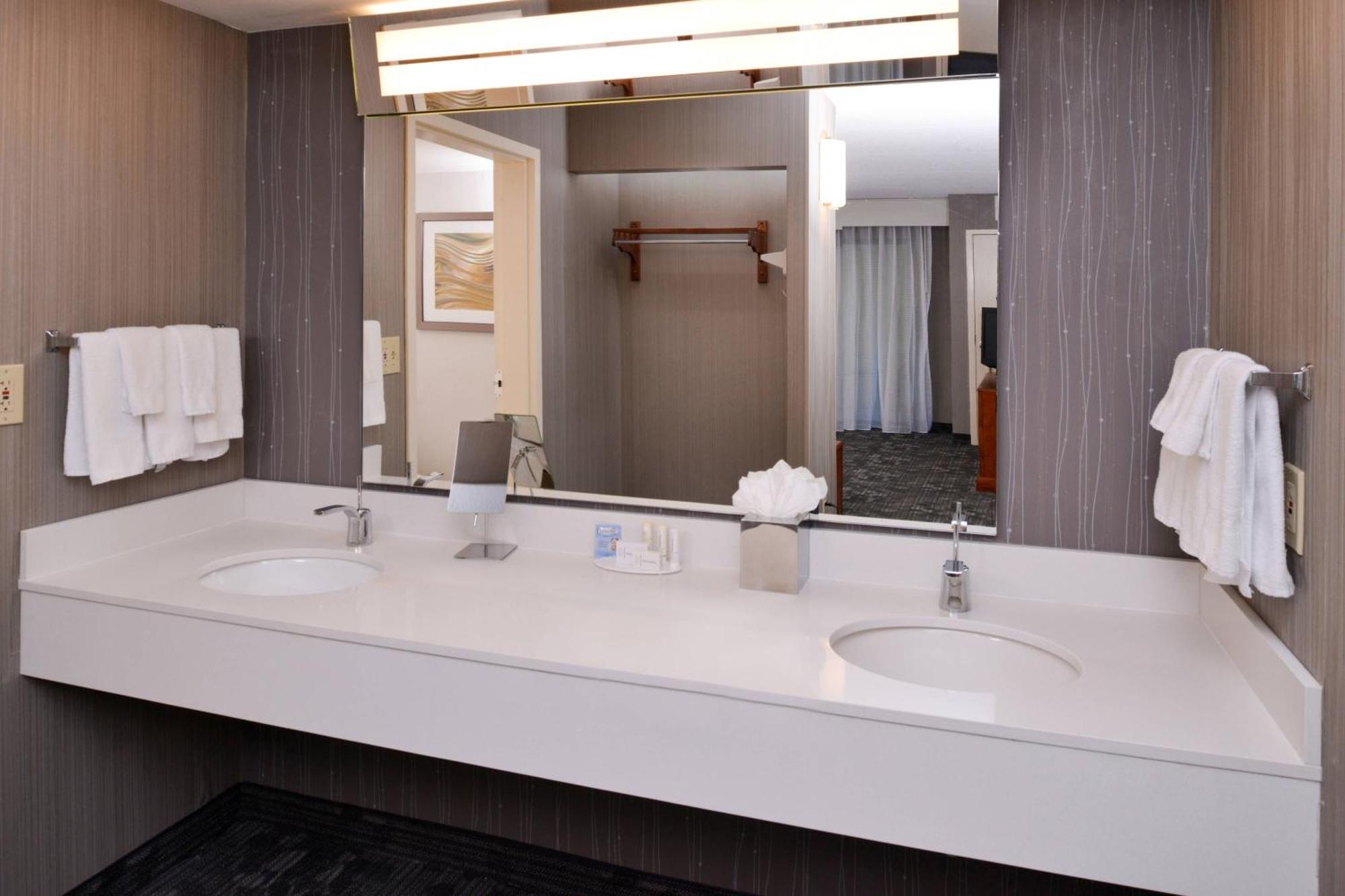 Готель Courtyard By Marriott Charlotte Ґастонія Екстер'єр фото